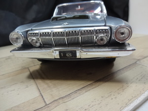 マイスト Maisto 1/18 1963 ダッジ Dodge　ダイキャスト　ミニカー　※箱なし　本体のみ