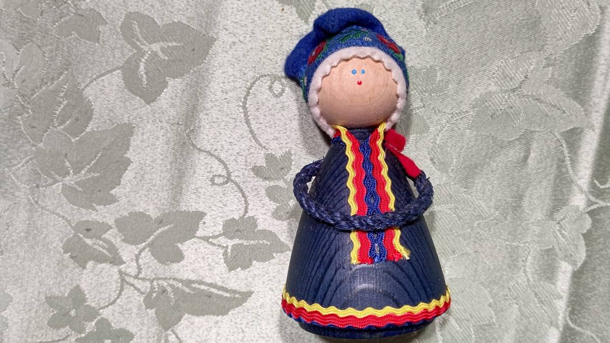 Винтажная деревянная кукла ручной работы, сделанная в Финляндии, 11 см, изготовленная вручную в Финляндии EIJA JULKU., ручная работа, интерьер, разные товары, орнамент, объект