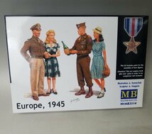 H208 マスターボックス 1/35 第二次世界大戦期 ヨーロッパ 民間女性 女性2体・男性兵士2体 MB3514　未組立_画像1