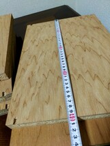 【USED】木工品 木の板5枚 木材 DIY 本棚の棚 横40.0cm×奥行27.6cm×高さ2.5cm 小傷あり オーク _画像7