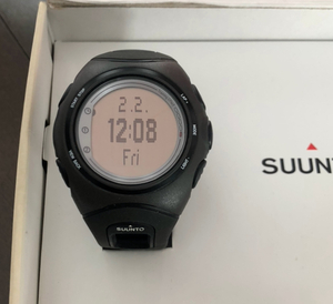 SUUNTO t6c 箱 付属品 ハートレート 心拍 高度 カロリー EPOC データ分析 ランニング ジョギング ミリタリー スント 訳あり