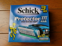  シック Schick プロテクタースリー 3枚刃 替刃 (12個コ入) 品番 PRTI-12　Schick ひげそり 髭剃り 替え刃_画像1