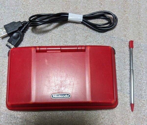 任天堂　DS本体　初代レッド ＆ USB充電ケーブル ＆ 新品タッチペン