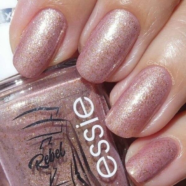 essie 1613 Like A Rebel