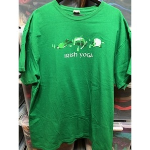 998★大きいサイズ★USA古着 IRISH YOGA 酔っ払い メッセージ＆イラスト プリント Tシャツ 2XL 緑 DELTAの画像2