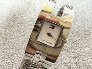 TOMMY HILFIGER/トミーヒルフィガー　クオーツ　トリコロール　2針　ホワイト文字盤　レディース腕時計　