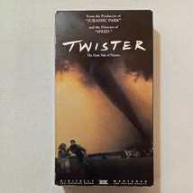 zaa-zvd18♪Twister 　 Helen Hunt (出演), Bill Paxton (出演)英語版 [Import] [VHS] ビデオ 113分_画像1