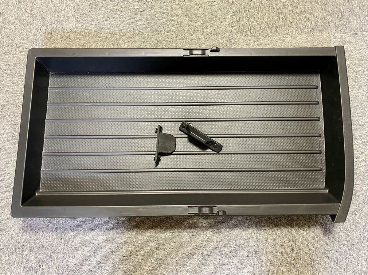 ヤフオク! -「エクストレイル ラゲッジトレイ」の落札相場・落札価格