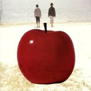 赤いリンゴ／ふれあい