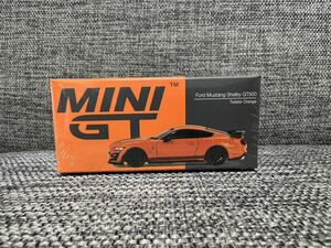 MINI GT 1/64 505 フォード マスタング シェルビーGT500 ツイスターオレンジ (左ハンドル)