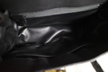 美品　オーストリッチ 28cm デザイン ブラック カデナ キー付き ゴールド金具 ハンドバッグ 黒_画像8