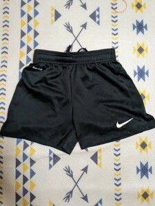 NIKE　サッカーパンツ　キッズXSサイズ