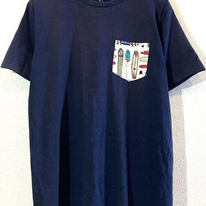 reyn spooney◯Tシャツ◯ワンポイント◯ポケット◯サーフボード◯ロングボード◯プリント◯シャツ生地◯ハワイ◯USA◯レインスプーナー◯紺