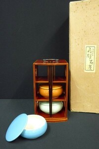 T422 天然木製漆器 飛騨春慶塗 三段棚 蓋物 貫入 珍味入れ 薬味入れ 三客 お箸 和食器 古道具 古民具 茶道具 伝統工芸/100