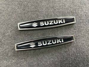スズキ SUZUKI カーステッカー エンブレム プレート フェンダーバッジ シール 金属製 送料無料 2個セット ●113番