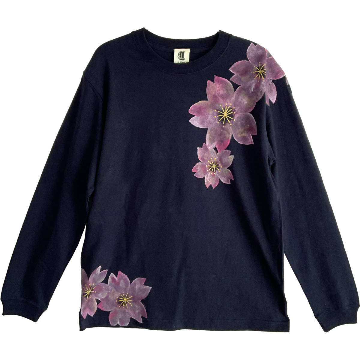 Dancing cherry blossom pattern T-shirt Navy S size Hand-drawn long-sleeved T-shirt with ribbed sleeves Long T Floral Japanese pattern Pink, T-Shirts, Long sleeve, Small size