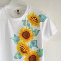 ひまわり柄Tシャツ レディースLサイズ　手描きで描いた向日葵の花柄Tシャツ 夏　G-L_画像3