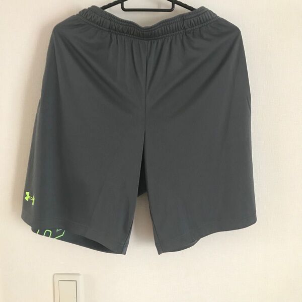 新品未使用タグ付き アンダーアーマーショートパンツ