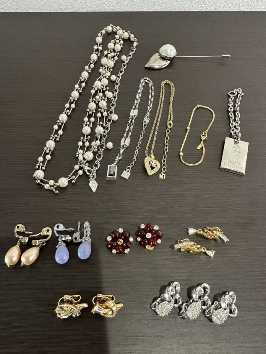 ヤフオク! -「nina ricci イヤリング」の落札相場・落札価格