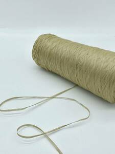 張りのあるテープヤーン カーキー １００g【検索】素材 可愛い 国産 日本製 ファンシー ハンドメイド 手芸糸 引き揃え 編み糸 さをり織