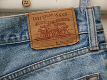 ♪服2235_P5♪ デニムハーフパンツ（カットオフ） Levi's リーバイス サイズW=31インチ(実測で75cm位)　股下32ｃｍ位 Used ～iiitomo～_画像5