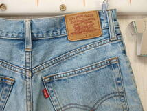 ♪服2235_P5♪ デニムハーフパンツ（カットオフ） Levi's リーバイス サイズW=31インチ(実測で75cm位)　股下32ｃｍ位 Used ～iiitomo～_画像4