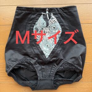 《最終価格SALE》【美品】MARUKO(マルコ)補正下着 ショートガードル Mサイズ