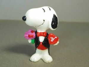 ピーナッツ スヌーピー PVCフィギュア タキシード バレンタイン Snoopy Peanuts