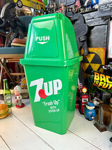 7UP　セブンアップ　ダストビン　20Lサイズ　ゴミ箱（グリーン）単品 ■ アメリカン雑貨 アメリカ雑貨 トラッシュ_画像1