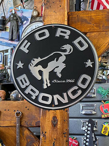 フォード　ブロンコ　ラウンド型ブリキ看板 ■ アメリカン雑貨 アメリカ雑貨