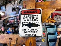 「警告！このプール内でおしっこしたらサメが寄ってくるよ」　ミニジョーク看板 ■ アメリカン雑貨 アメリカ雑貨_画像5