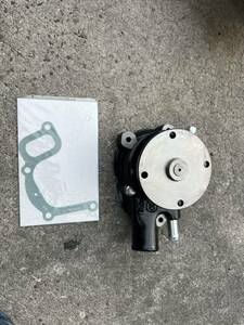 (①1①) Mitsubishi Jeep water pump 4DR6 j53 unused 