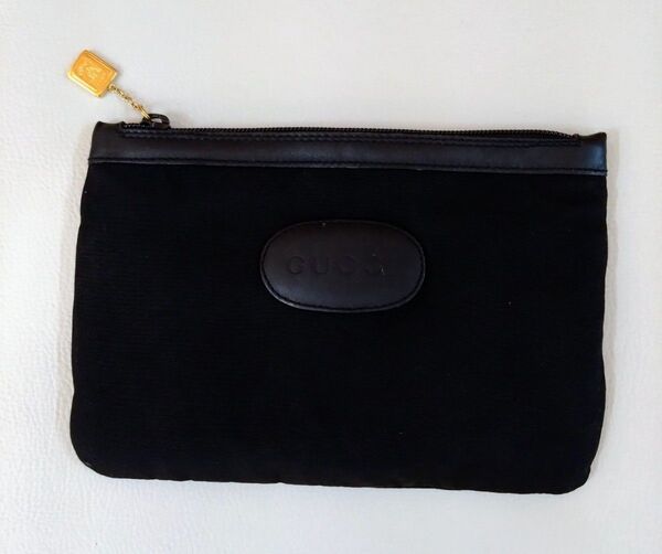 グッチ・ポーチ中古品。ブラック色、サイズ→約22×15cm.No.039.2084.8654.,最終値。