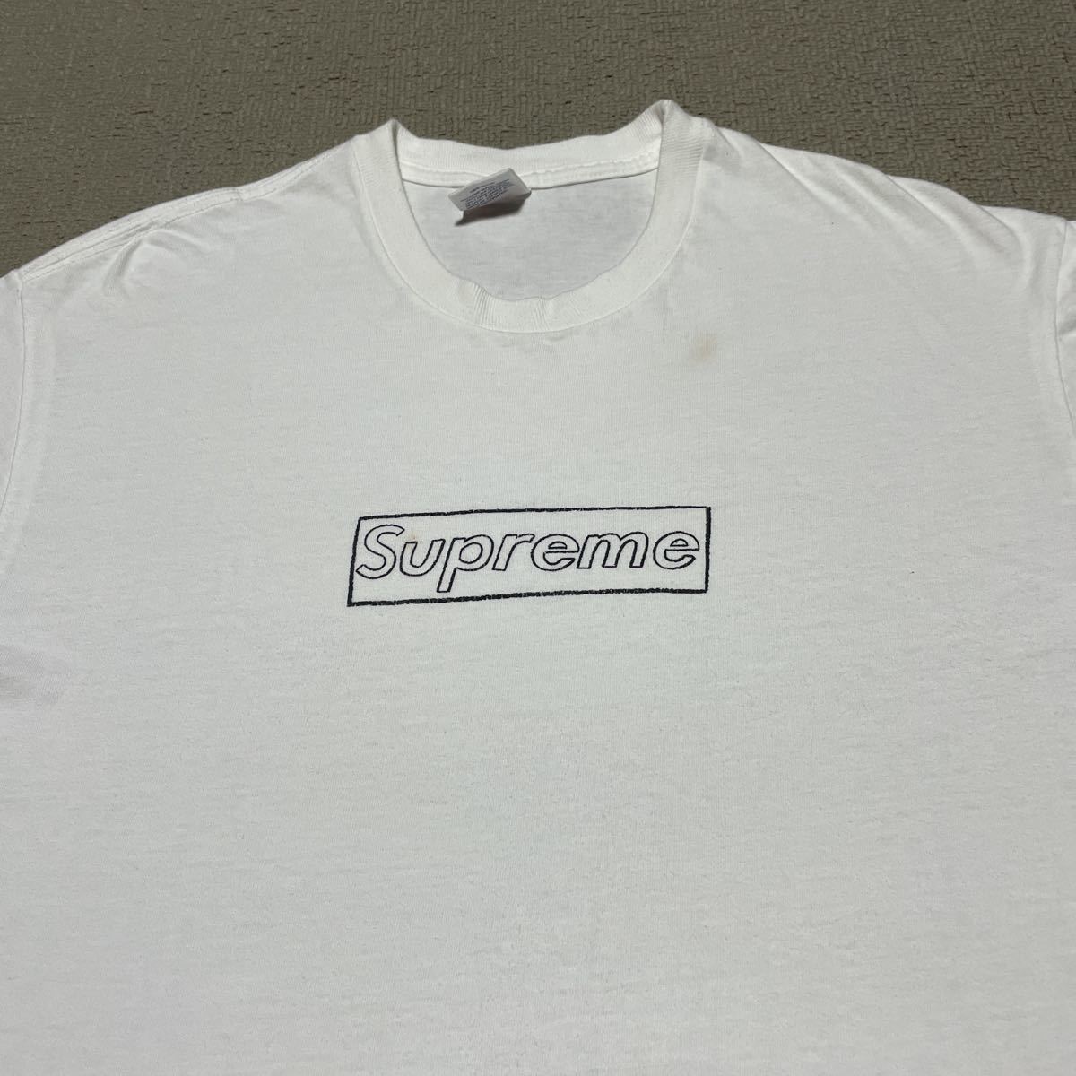 ヤフオク! -「supreme kaws box」の落札相場・落札価格