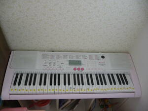 (中古)CASIO　光ナビLUCE 光ナビゲーションキーボード(61鍵盤)電子ピアノ LK-105