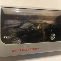 希少 JAGUAR ディーラー特注 ixo 1/43 ジャガー XJ ブラック・アメジスト 黒色 ミニカー モデルカー_画像3