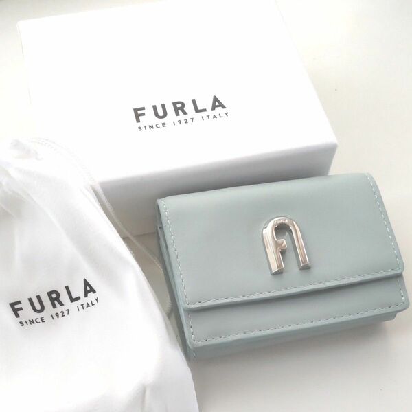 FURLA 三つ折り財布