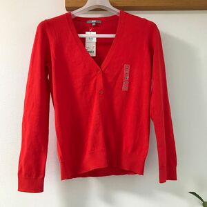 【新品】UNIQLO ユニクロ　UVカットVネックカーディガン（長袖）サイズM Red