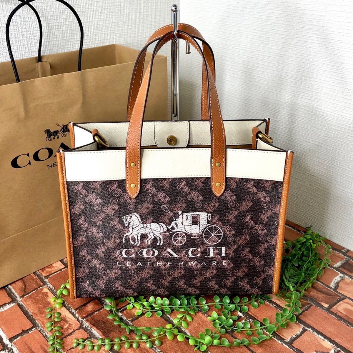 ≪新品≫COACH トート ハンドバッグ ショルダー 馬車ロゴ ダーク