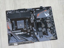 ★GIGABYTE B450 AORUS ELITE AMD B450チップセット搭載 マザーボード 【Socket：AM4】_画像3