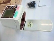 テルモ アームイン・プラス血圧計 ES-P2000BR （メモリ機能付き） 測定腕周囲：約18～33cm_画像3