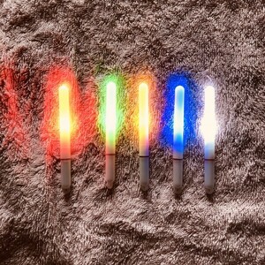 10本 電池附 電気ケミホタル　LEDスティックライト 高輝度　75mサイズ　5色 電気ウキ　イカ　サビキ　太刀魚　アナゴ　カゴ釣り 集魚