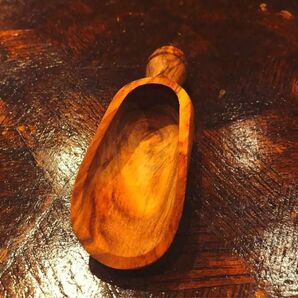 【Arte Legno】オリーブウッドスコップ ハンドメイド　Made in Italy 花言葉は平和　天然木