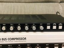 【完動美品】WARM AUDIO BUS-COMP ステレオ・VCAバスコンプレッサー　定価108,000円 本箱完品　検）NEVE api SSL universal audio_画像4