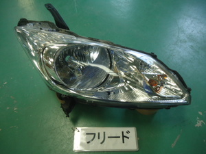 フリード　GB3　右ヘッドランプユニット　HID　即決　4395