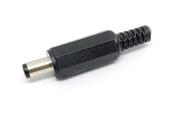 2.1mm　標準DCプラグ　内径 2.1mm外径 5.5mm センターコンタクトをフォーク端子(音叉形)形状で MAX 4A 接触不良低減 5521ＤＣプラグ