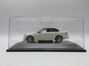 1/43 シュコー メルセデスベンツ Cクラス W204 C63 AMG ミニカー ホワイト