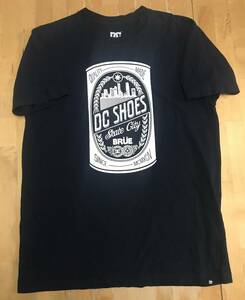 古着 DC SHOES Tシャツ Mサイズ ネイビー SKATE CITY BEER CAN DESHOECOUSA ディーシー