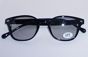 UVカット サングラス ウエリントン ボスリントン ライトグレー スモーク ブラック 黒 プラスチックフレーム 紫外線カット99.9% 新品140mm幅