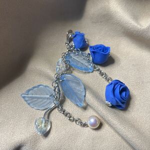  blue rose . glass. leaf. strap # pearl 